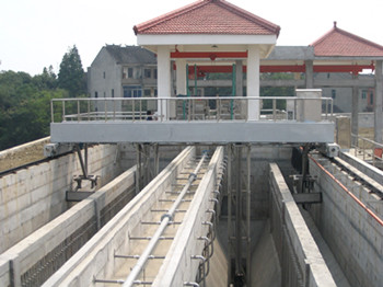 LQS型橋式吸砂機(jī)-01_副本.jpg LQS型橋式吸砂機(jī)-01_副本.jpg